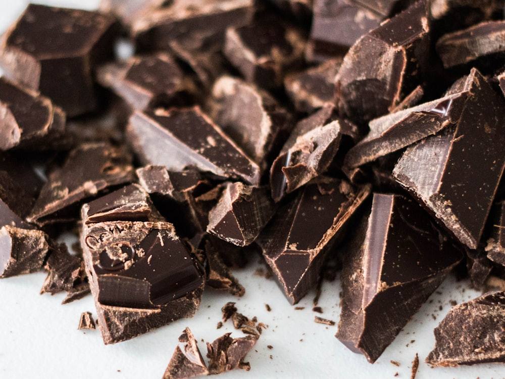 Dark chocolate, finished with flakes